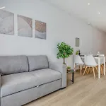 Elegant And Bright One Bedroom In Location Afre1-1 *