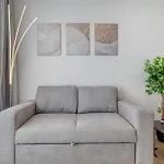 Elegant And Bright One Bedroom In Location Afre1-1 *