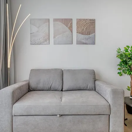 Elegant And Bright One Bedroom In Location Afre1-1 *