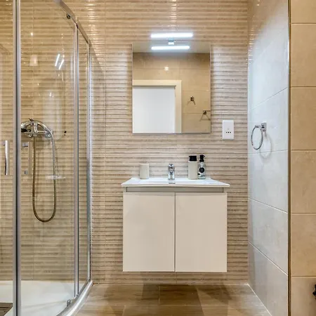 Elegant And Bright One Bedroom In Location Afre1-1 Apartman